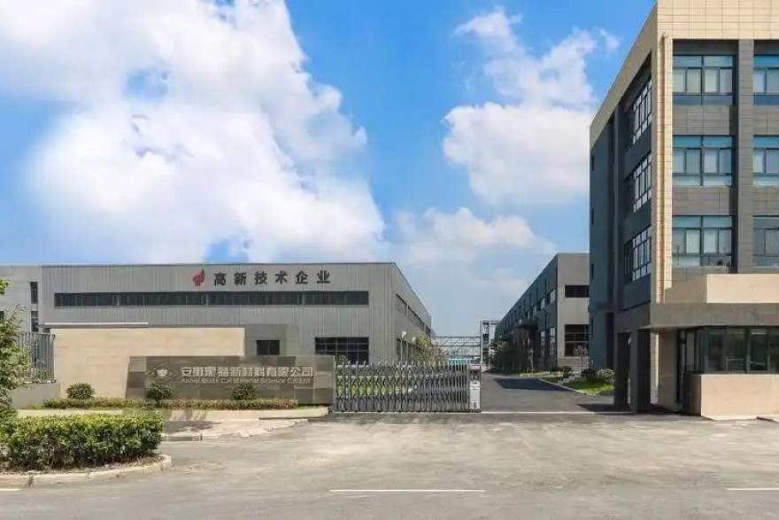 球友体育编辑部内容运营团队工作场景配图